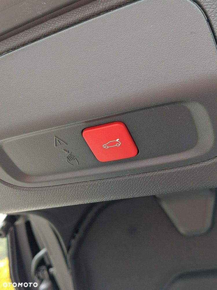 Peugeot 408 - 31
