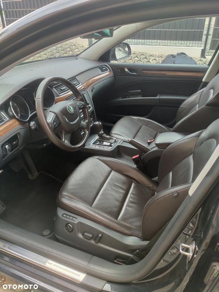 Skoda Superb 2.0 TSI L&K DSG - 23