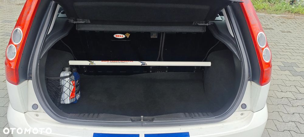 Ford Fiesta - 16