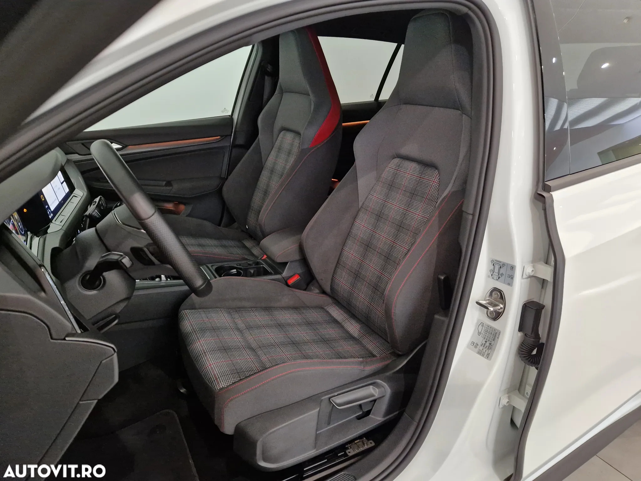 Volkswagen Golf 2.0 TSI DSG GTI - 11