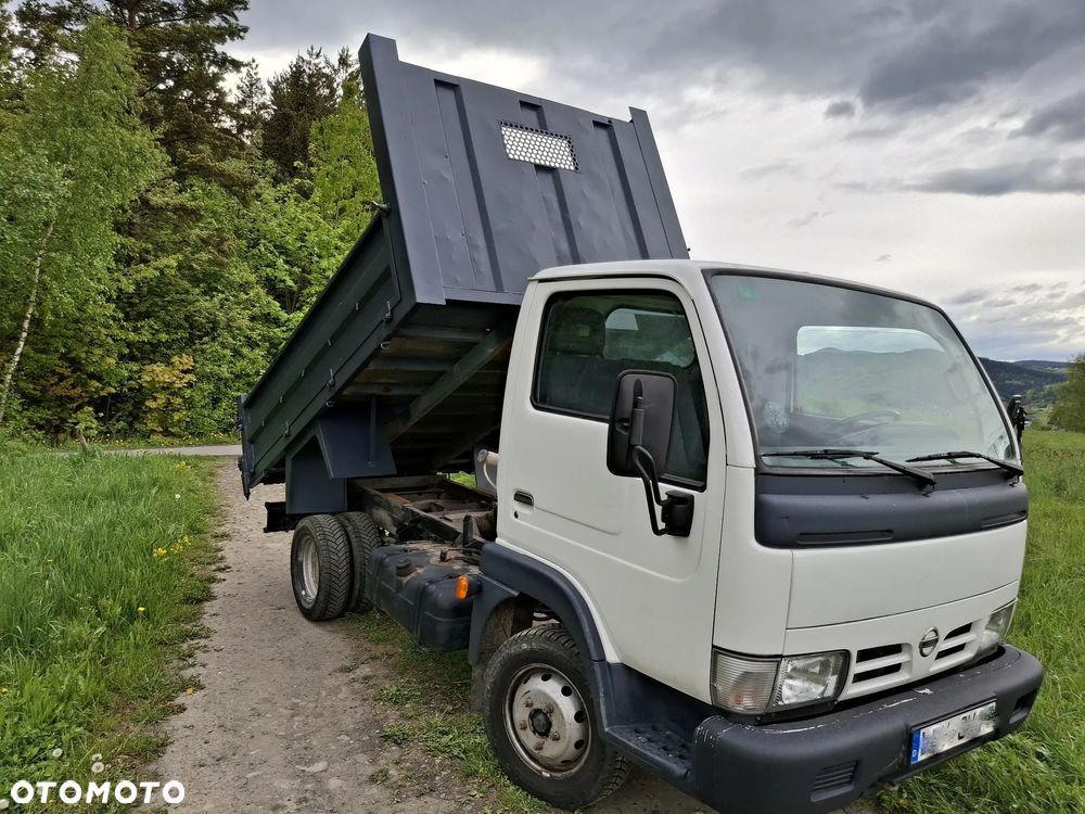 Nissan Cabstar - 1
