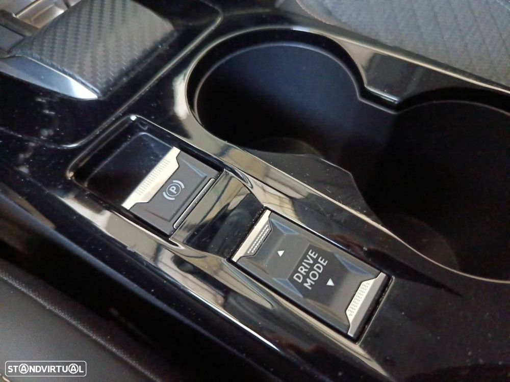 Peugeot 208 1.2 Hybrid Allure e-DCS6 - 20