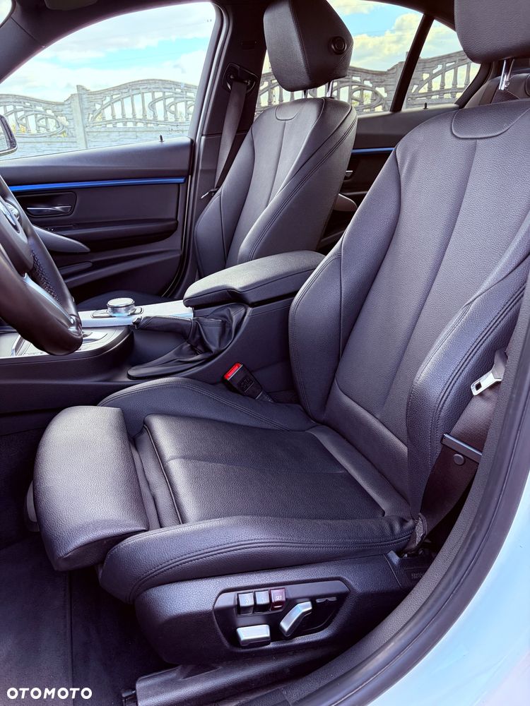 BMW Seria 3 320i Sport-Aut - 14