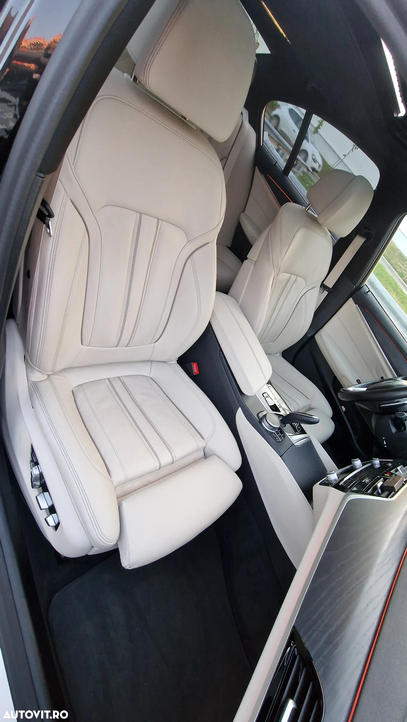 BMW Seria 5 530e Aut. Luxury Line - 16