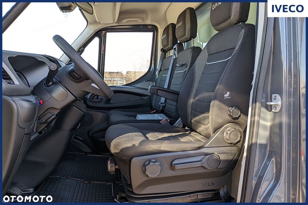Iveco Daily 35S18 Kontener 8EP + Winda 3.0 180KM - 21