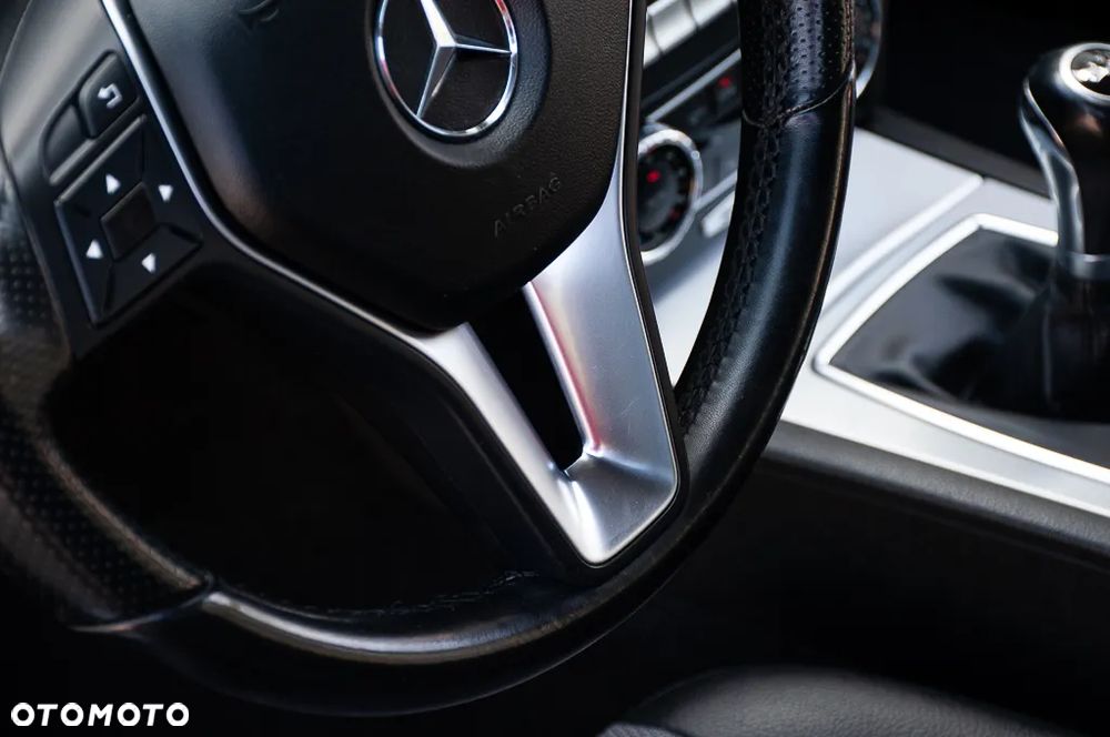 Mercedes-Benz Klasa C 180 T BlueEFFICIENCY Avantgarde - 39