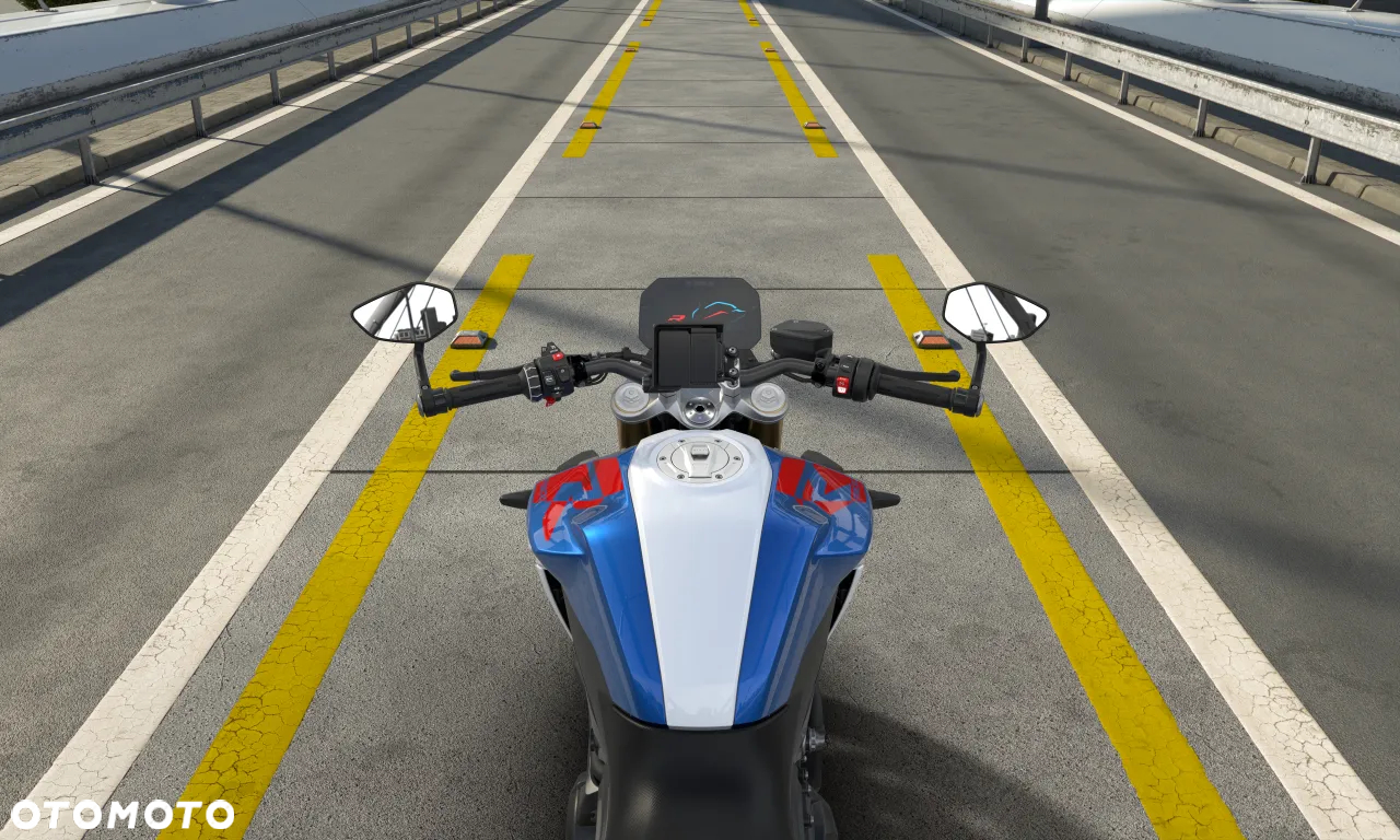 BMW F - 2