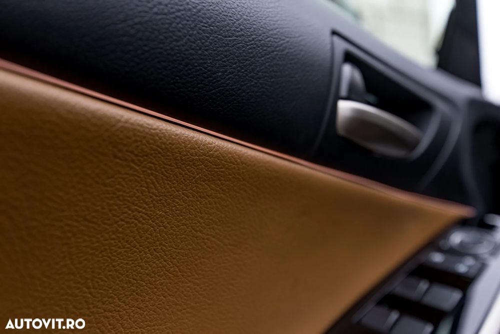 Lexus Seria IS 300h Luxury Line - 36