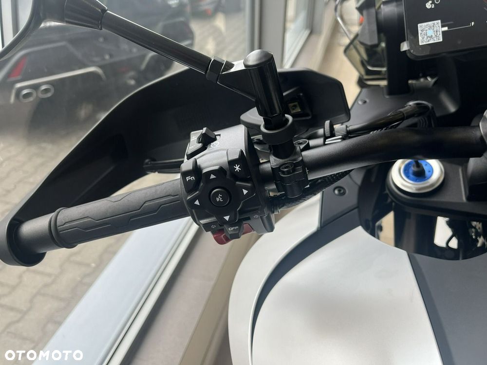 CFMoto MT - 5