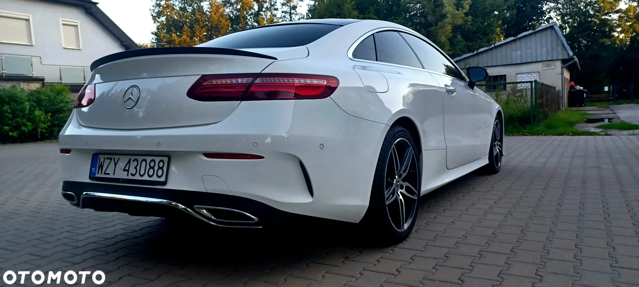 Mercedes-Benz Klasa E 220 d Coupe 9G-TRONIC - 6