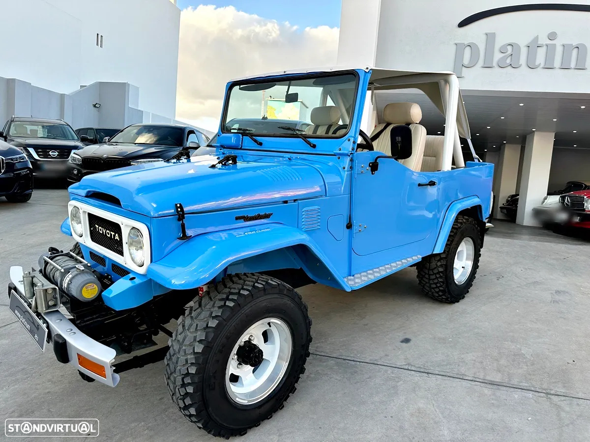Toyota Land Cruiser - 7