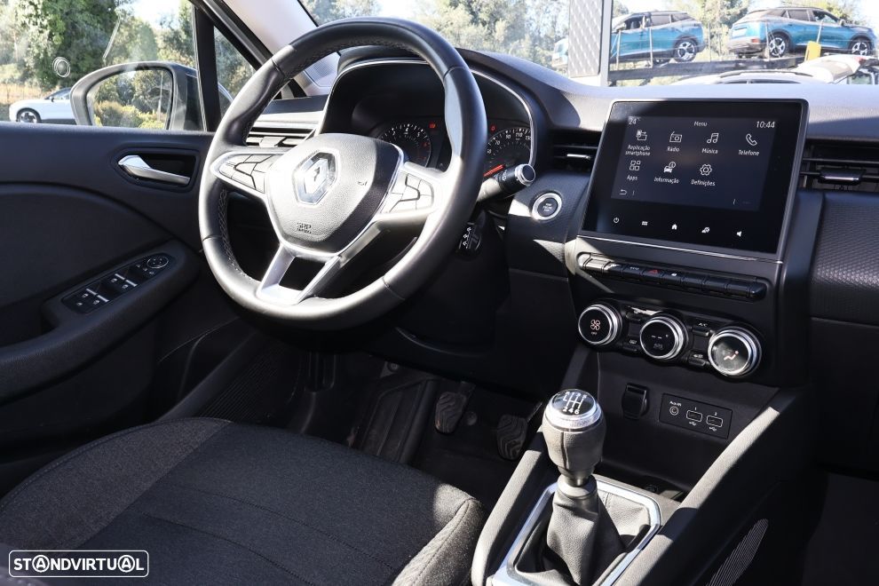 Renault Clio - 11