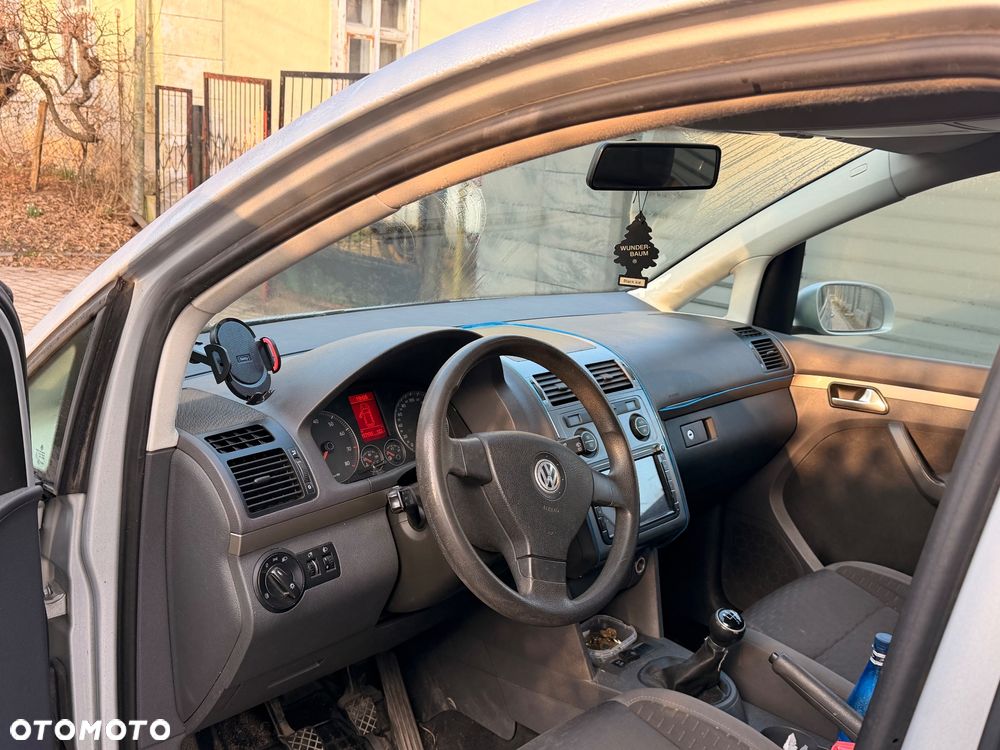 Volkswagen Touran - 3