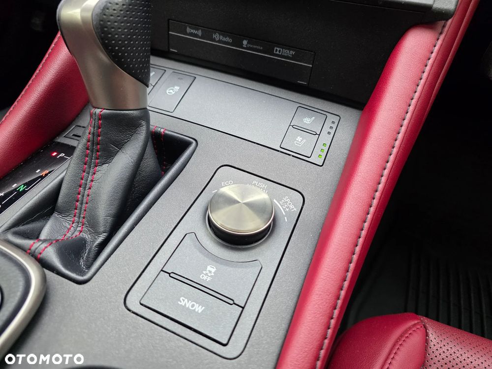 Lexus RC - 19