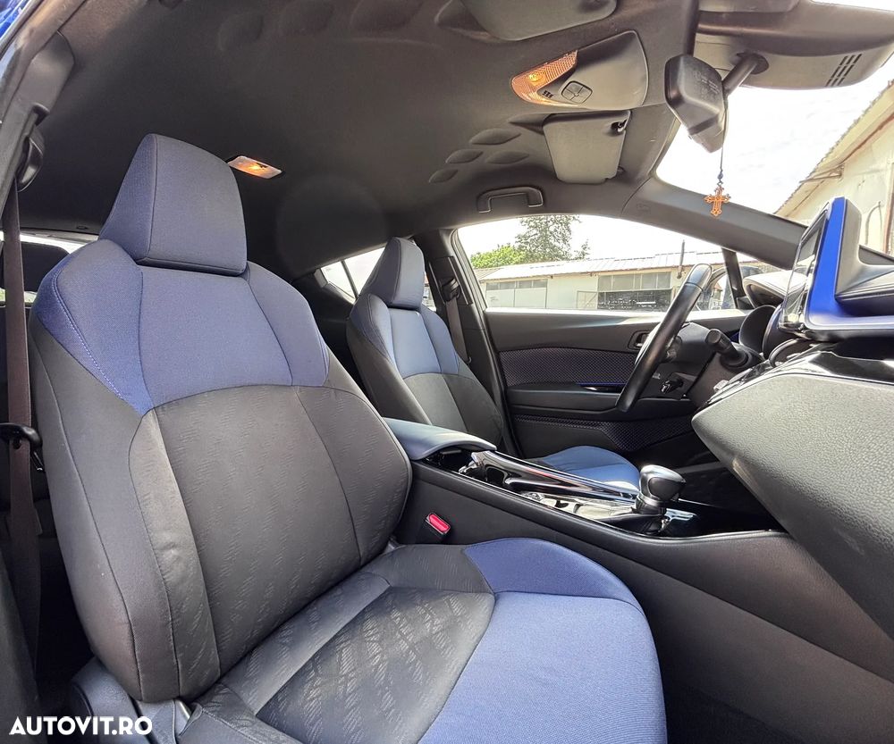 Toyota C-HR Lounge - 30