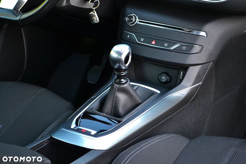 Peugeot 308 - 25