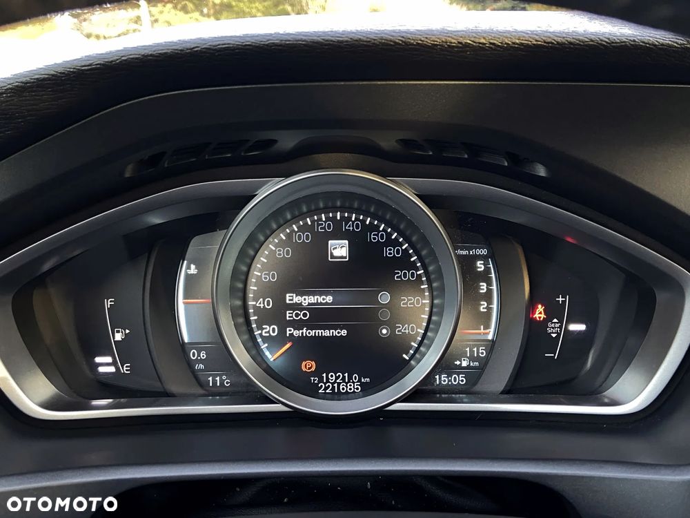 Volvo V40 D3 Momentum - 35