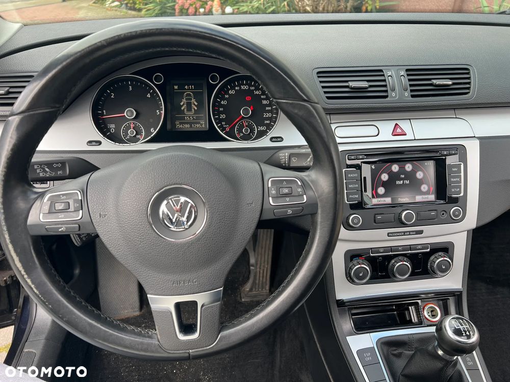 Volkswagen Passat 2.0 TDI Comfortline - 28