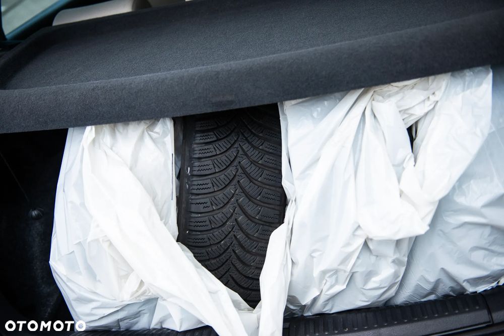 Volkswagen Polo 1.4 16V Comfortline - 14