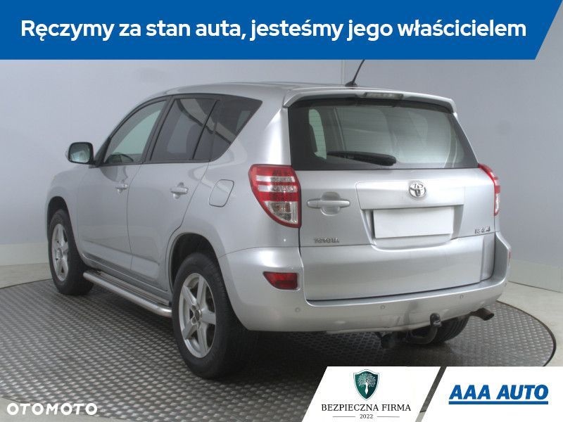 Toyota RAV4 - 6