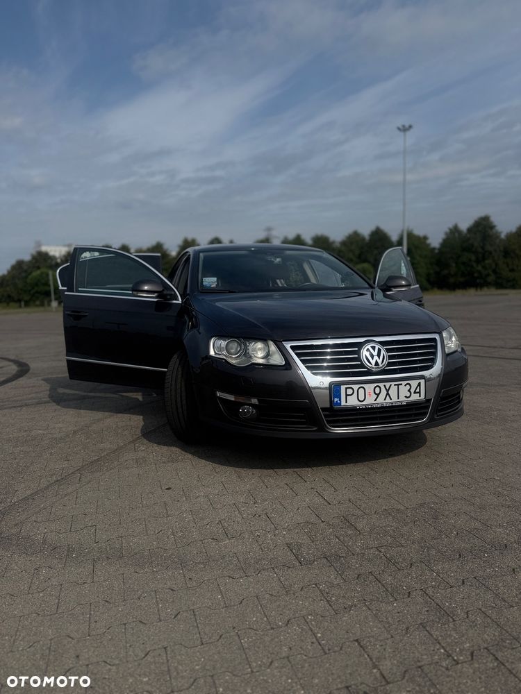 Volkswagen Passat 2.0 TDI DPF Highline - 9