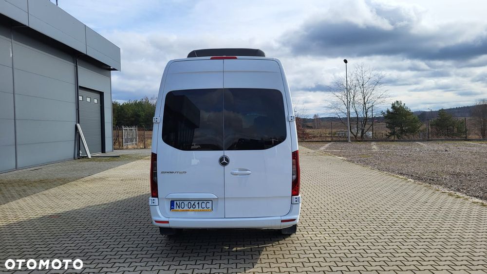 Mercedes-Benz Sprinter 907.221 - 5