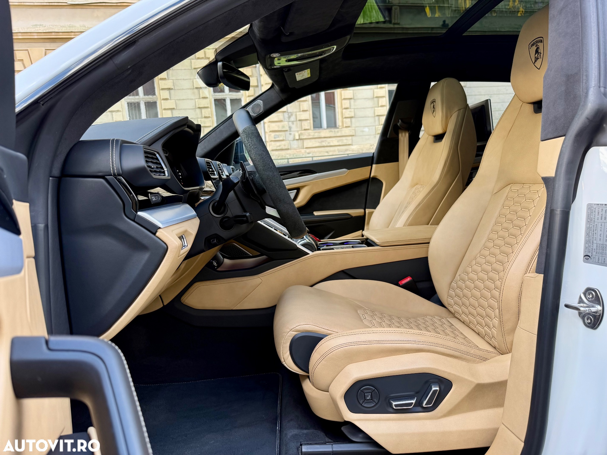 Lamborghini URUS Standard - 9