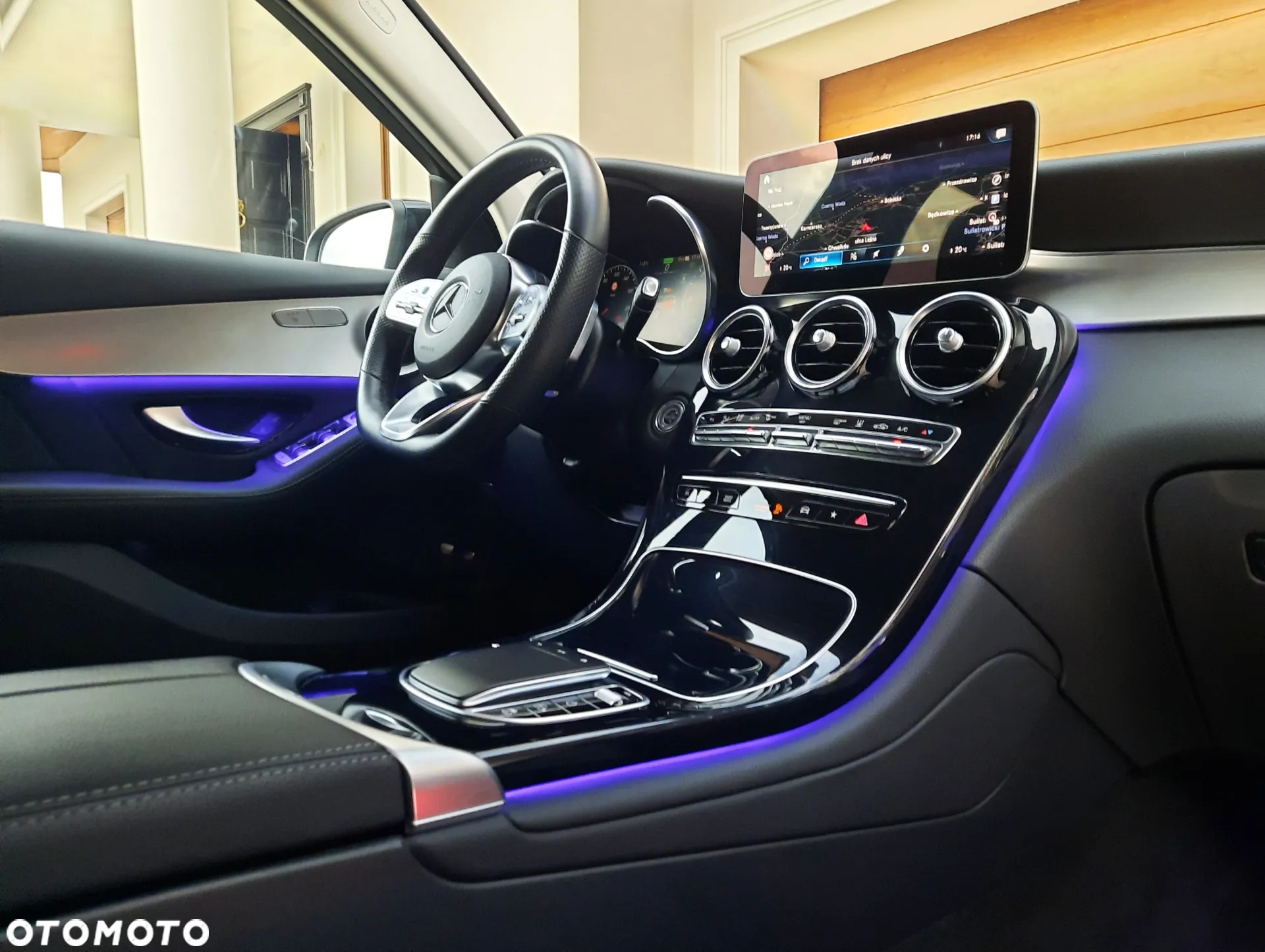 Mercedes-Benz GLC - 27