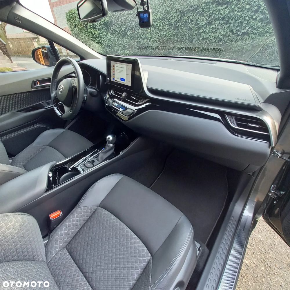 Toyota C-HR - 12