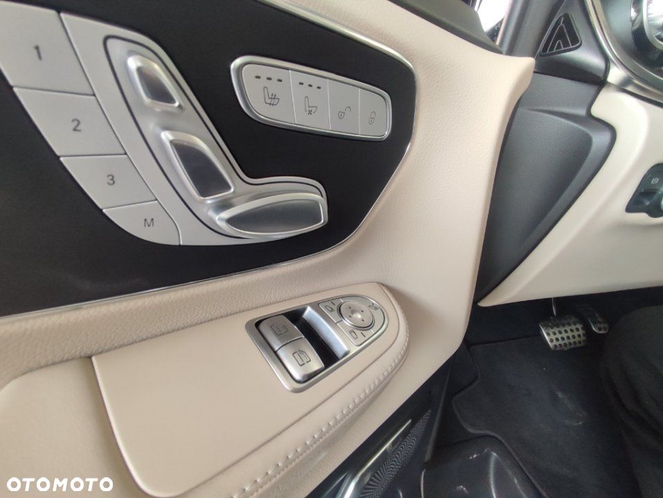 Mercedes-Benz Klasa V - 11