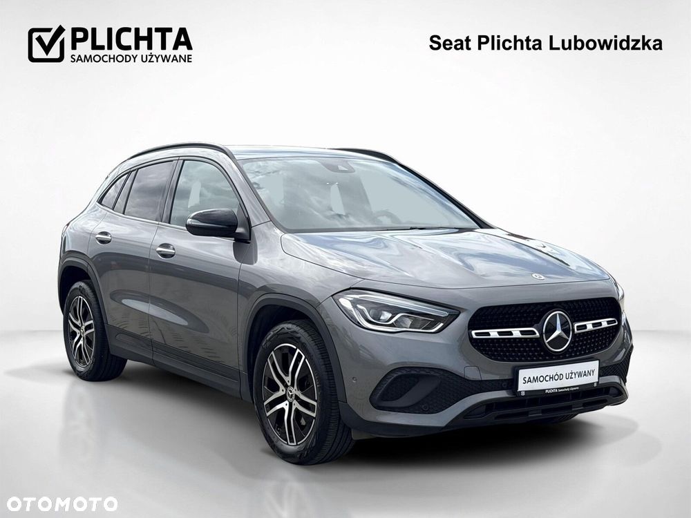 Mercedes-Benz GLA - 8