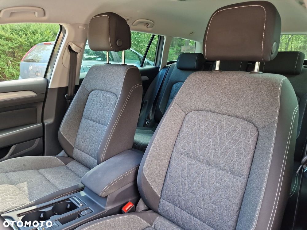 Volkswagen Passat - 14