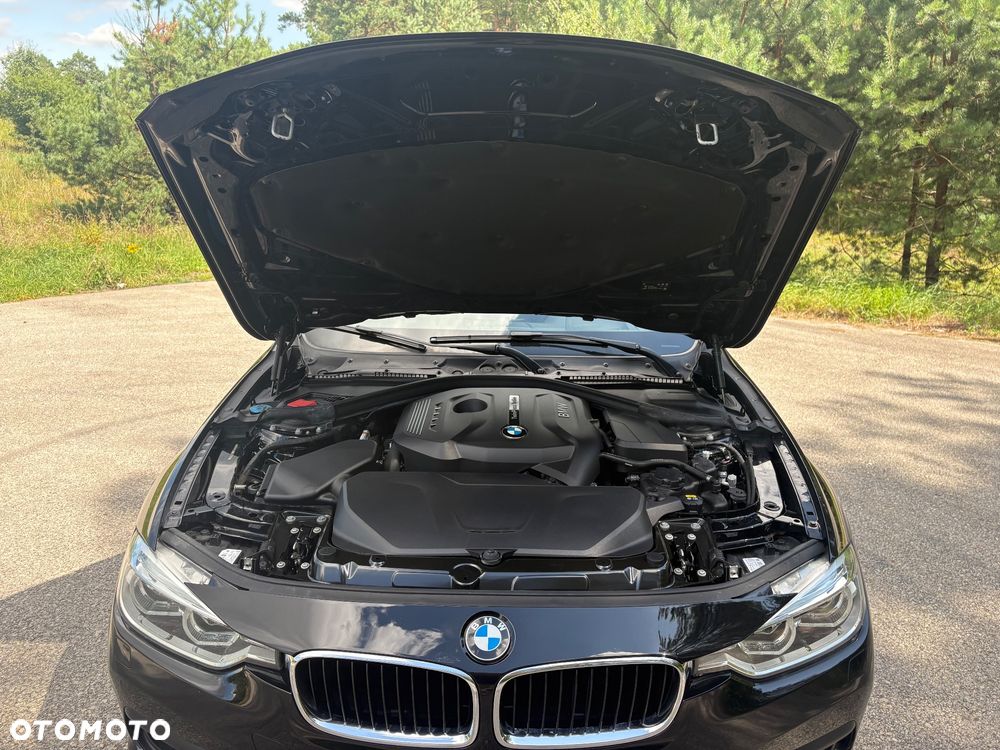BMW Seria 3 320i xDrive Luxury Line - 20