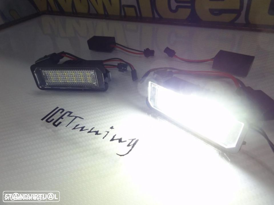 Suporte De Lampada De Matricula Com Led Branco Seat Altea, Altea XL, Exeo, Exeo ST, Ibiza 6J, Leon 1P, Bentley Continental Flying, GT, GT speed, GTC speed, Porsche Carrera GT, 911 Carrera 996, 997, GT2, GT3, 987, Cayene 9PA, Cayman 987C, Boxster, Audi TT,  VW Polo 6N2, 9N,9N3, Beetle, Passat B6, B7, EOS, Golf 4, 5, 6, 7, Lupo, Passat 3C, CC - 28