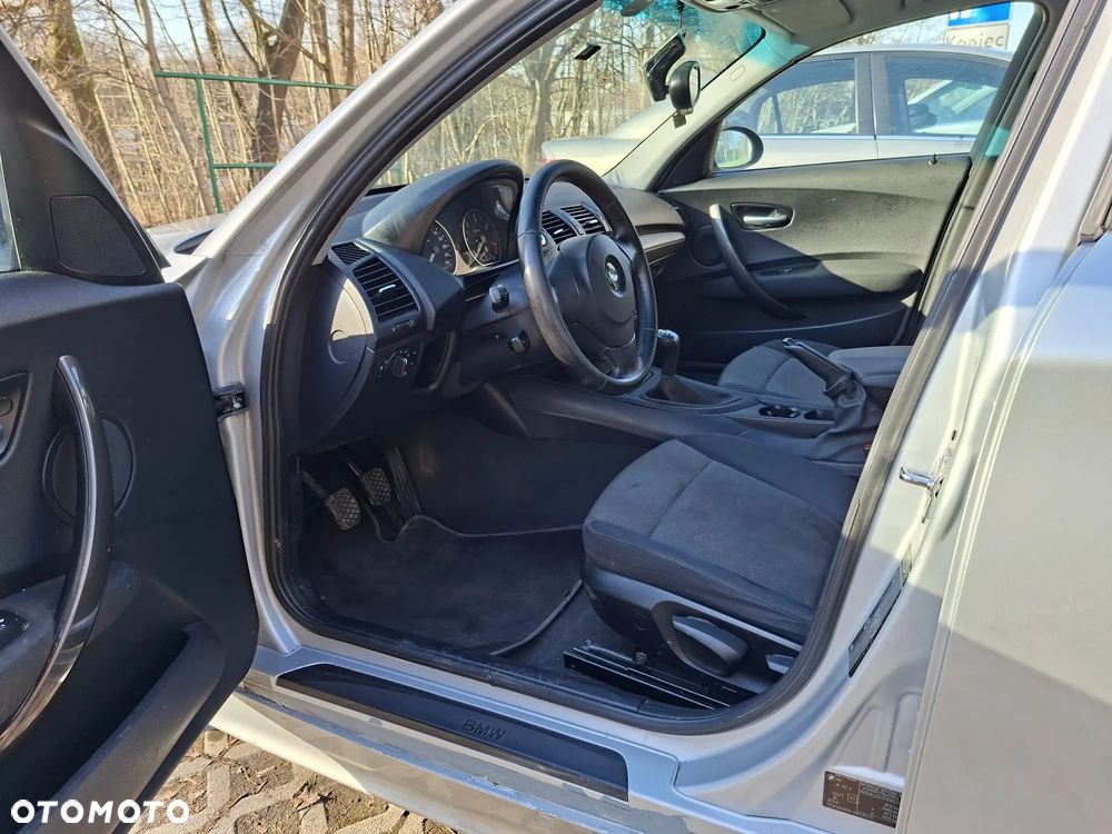 BMW Seria 1 118d - 10