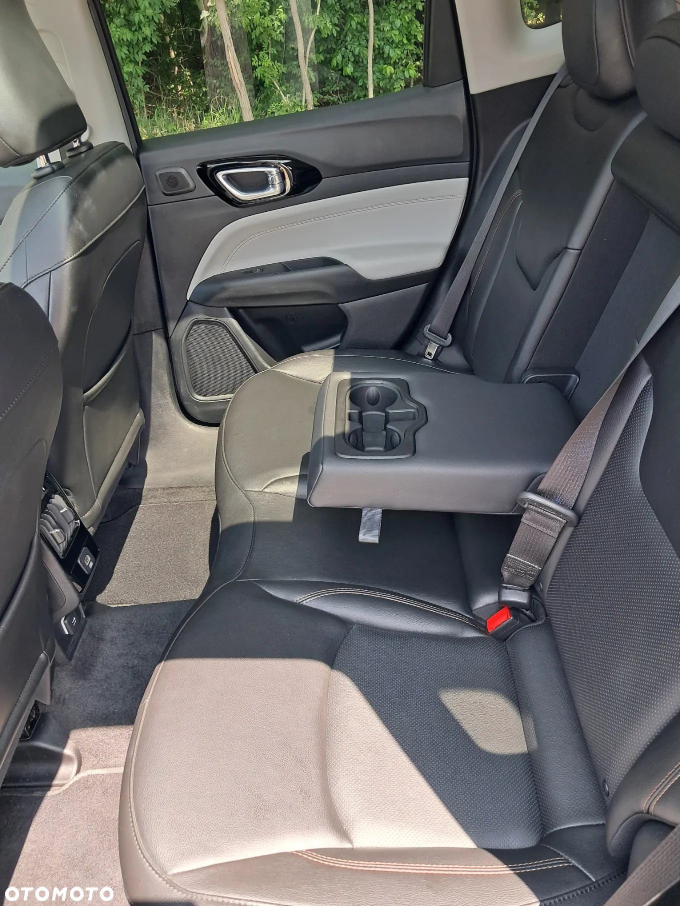 Jeep Compass - 13