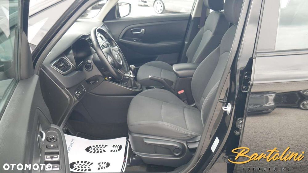 Kia Carens - 13