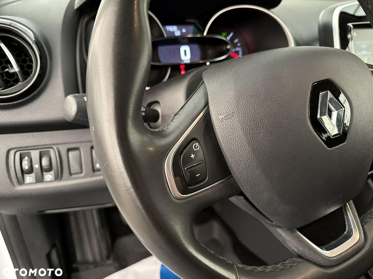 Renault Clio - 26