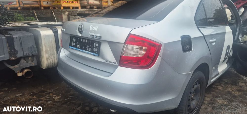 Haion portbagaj Skoda Rapid 2016 berlinda / sedan ----are defect - 1