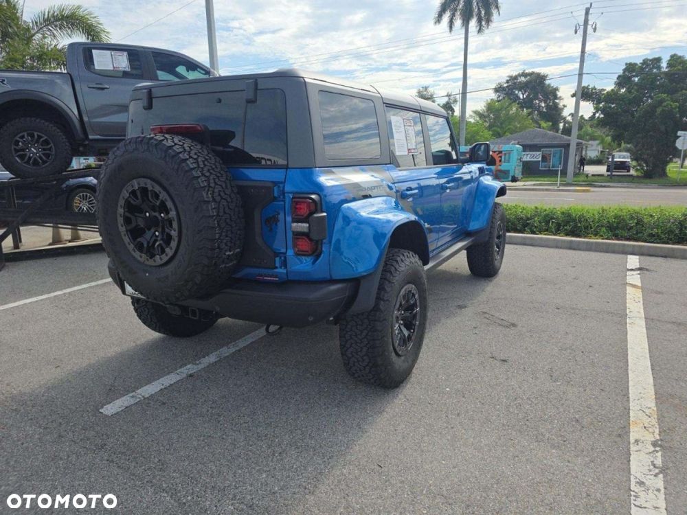 Ford Bronco - 4