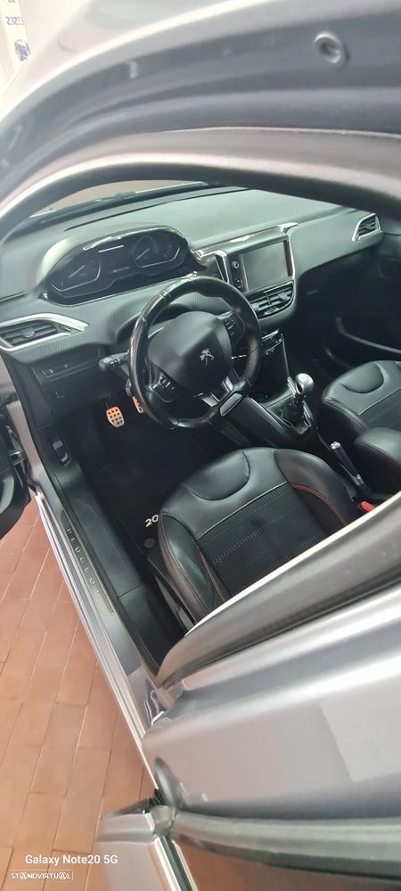 Peugeot 208 1.2 PureTech GT Line - 16