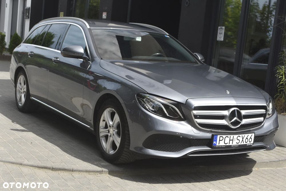 Mercedes-Benz Klasa E 220 d 9G-TRONIC Exclusive - 3