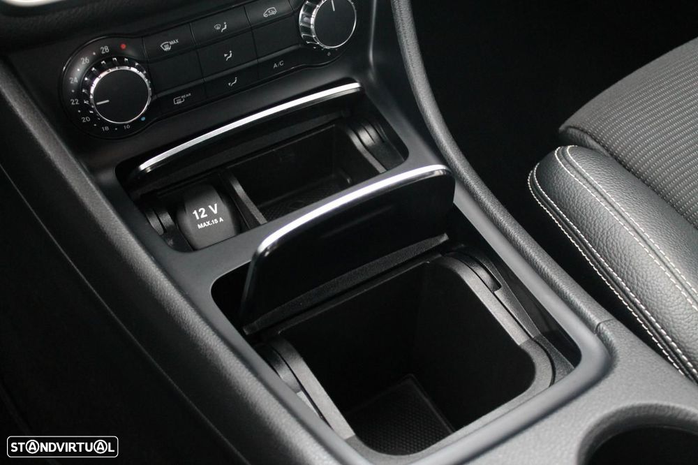 Mercedes-Benz CLA 180 d Shooting Brake Urban Aut. - 25