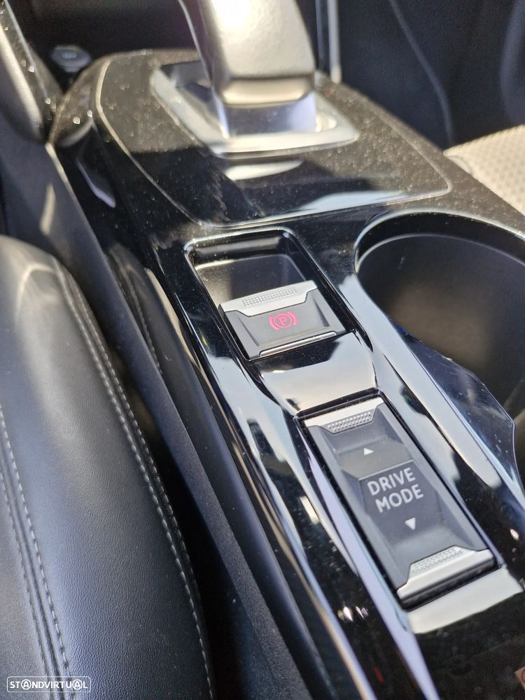 Peugeot e-2008 50 kWh GT Line - 13