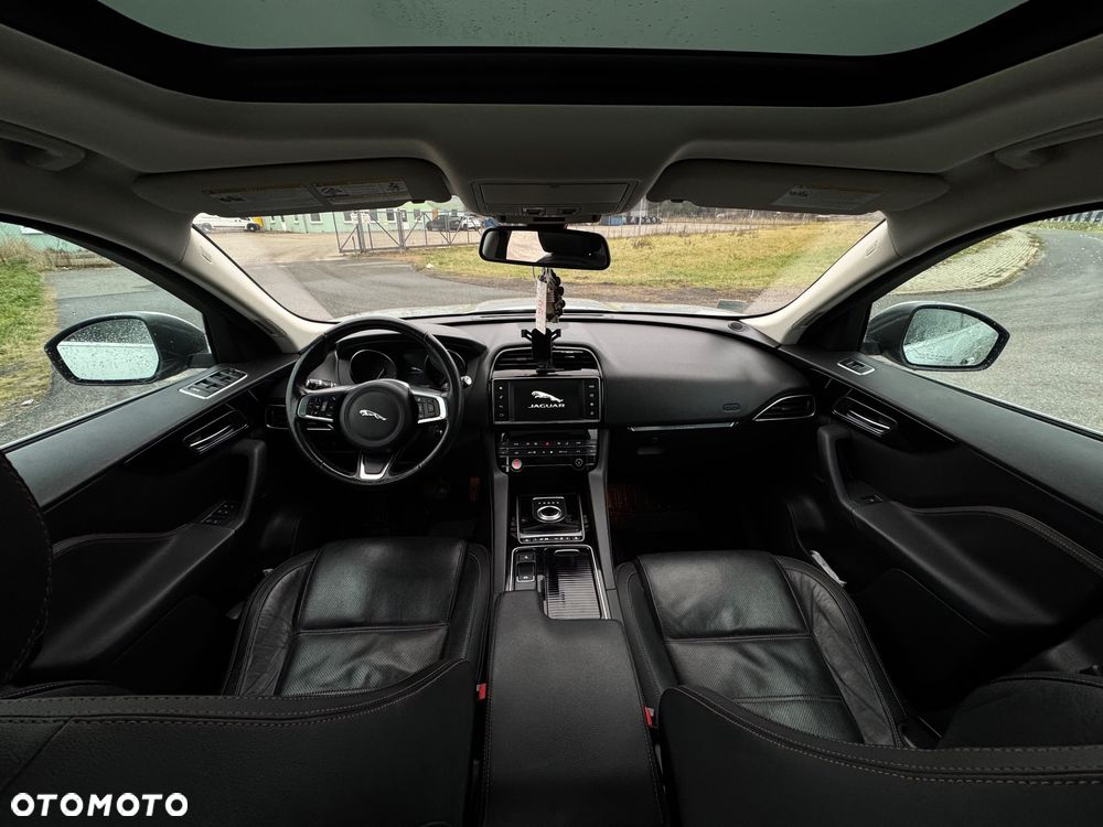 Jaguar F-Pace 2.0 i4P AWD Prestige - 11