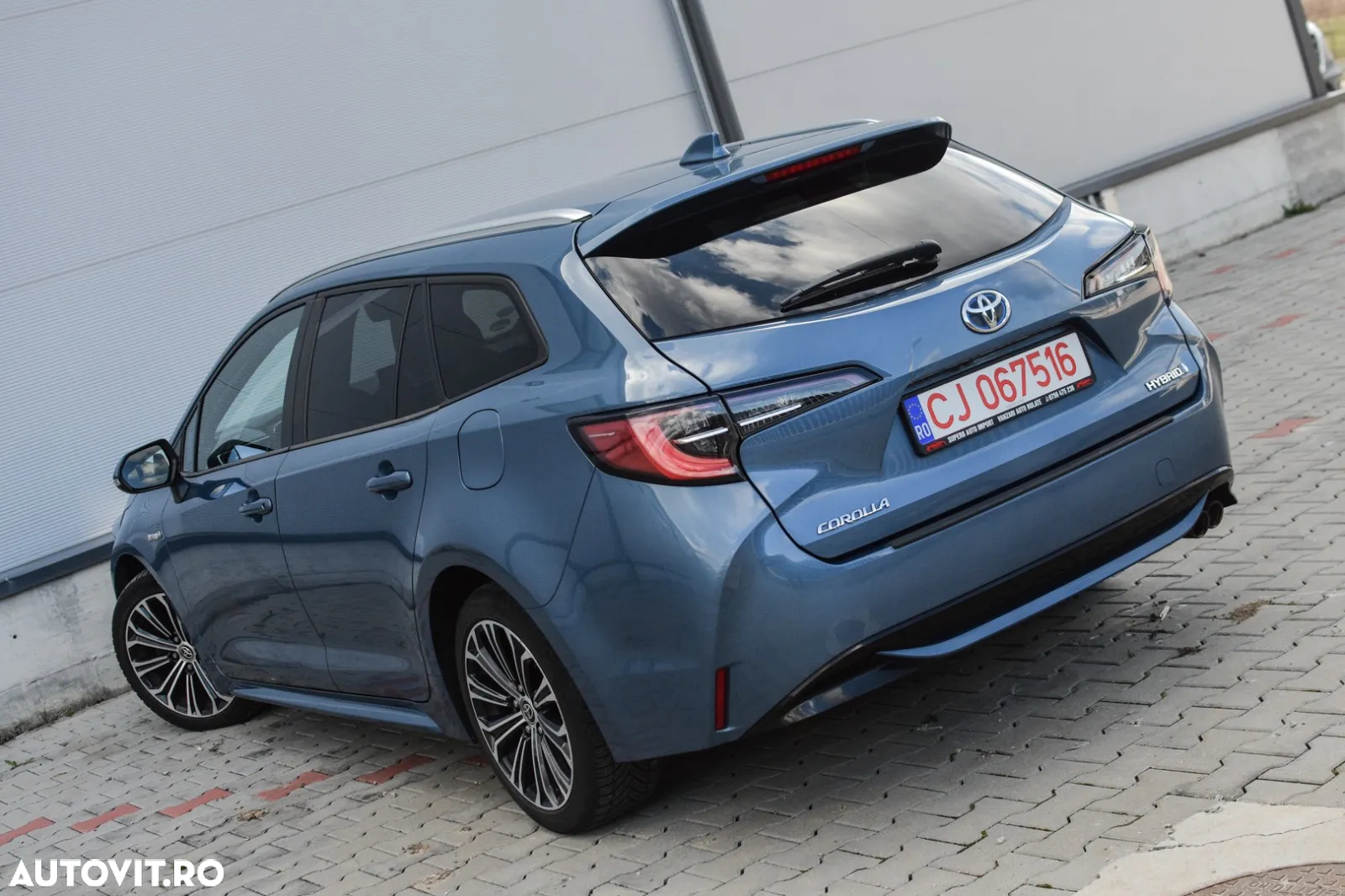 Toyota Corolla 2.0 Hybrid Touring Sports Business Edition - 2