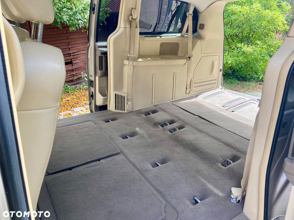 Chrysler Town & Country 3.8 - 16