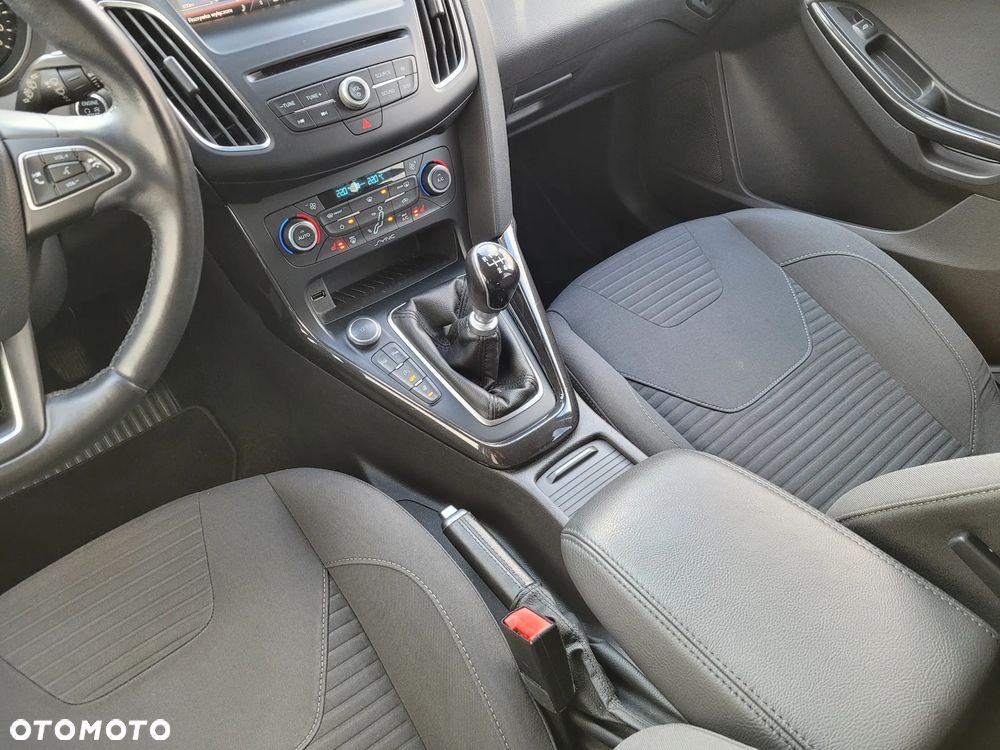 Ford Focus 1.5 EcoBoost Start-Stopp-System Business Edition - 17