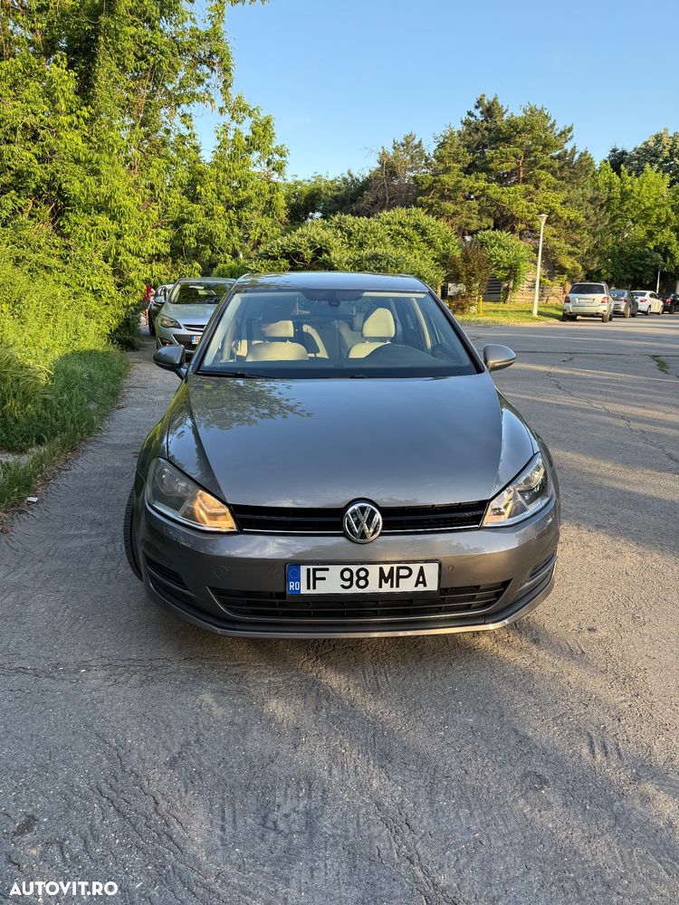 Volkswagen Golf - 10