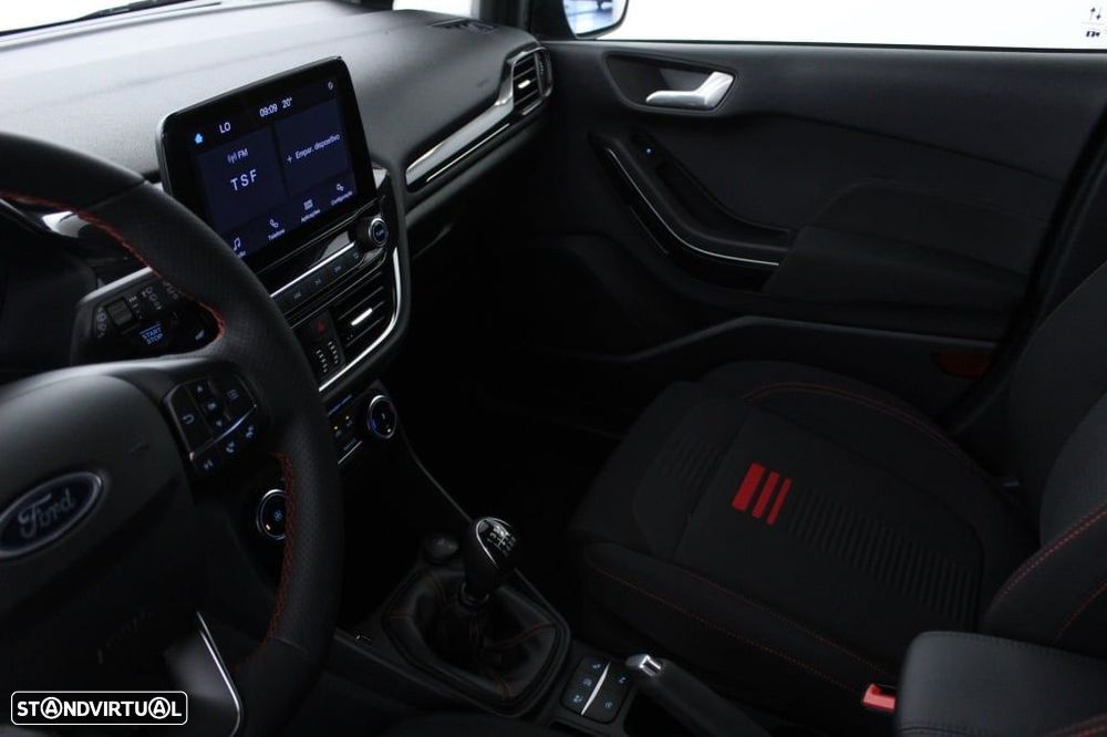 Ford Fiesta 1.0 EcoBoost ST-Line - 32